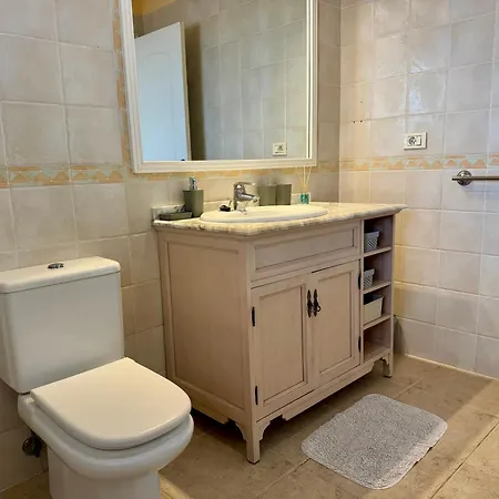 Prime Americas Getaway - With Huge Private Terrace & Pool Access לוס כריסטיאנוס