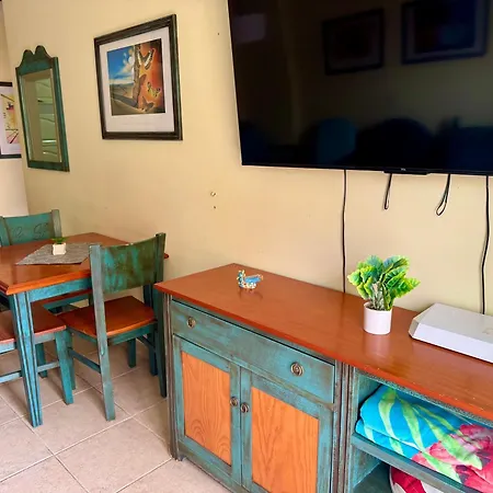 דירה Prime Americas Getaway - With Huge Private Terrace & Pool Access *